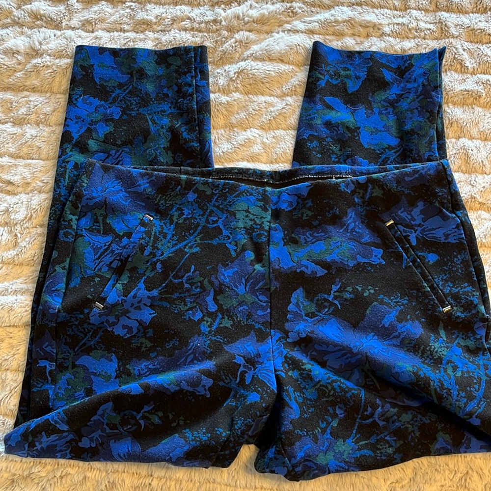 Stretchy flower print pull on ankle length pants